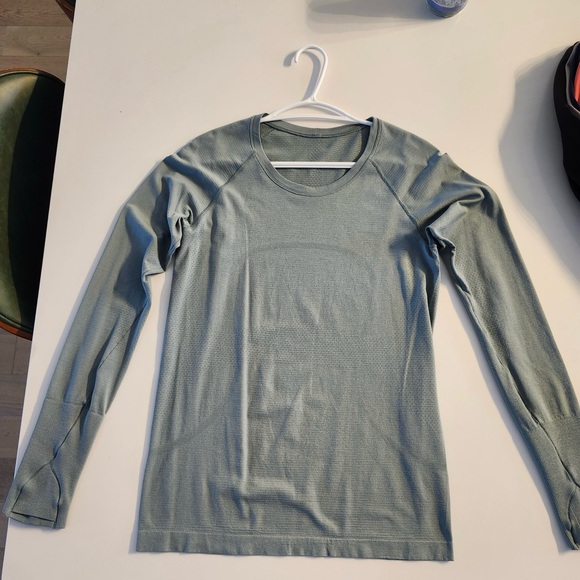 lululemon athletica Swiftly Tech Long Sleeve Tee Size 8- Crater Blue - Picture 2 of 3